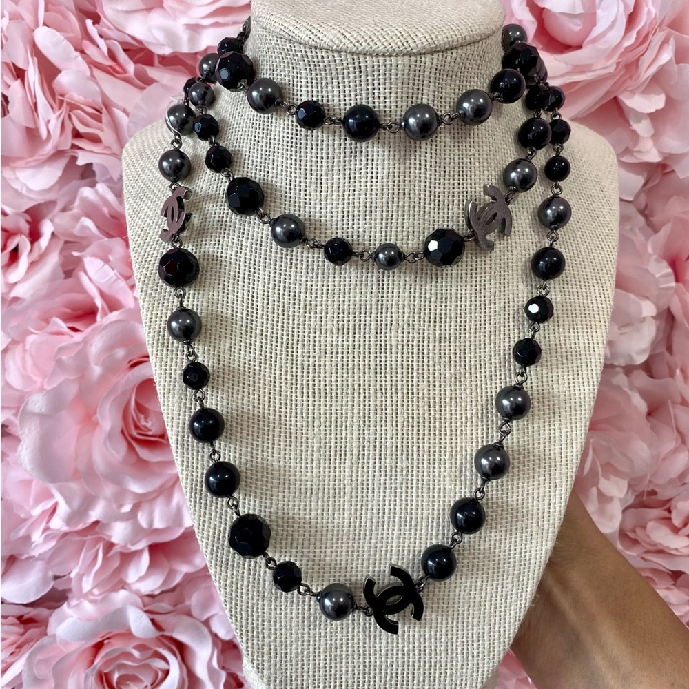 Chanel long necklace with silver tone cc!